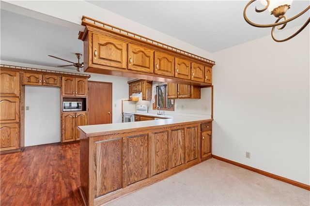 802 S Timberbrook Drive, Nevada, MO 64772