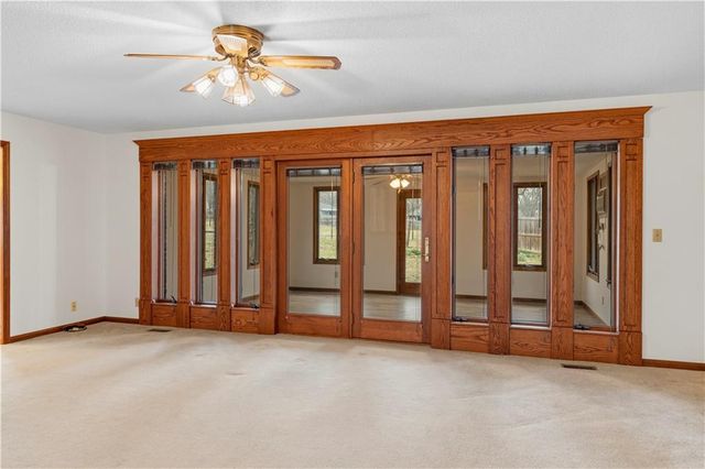 802 S Timberbrook Drive, Nevada, MO 64772