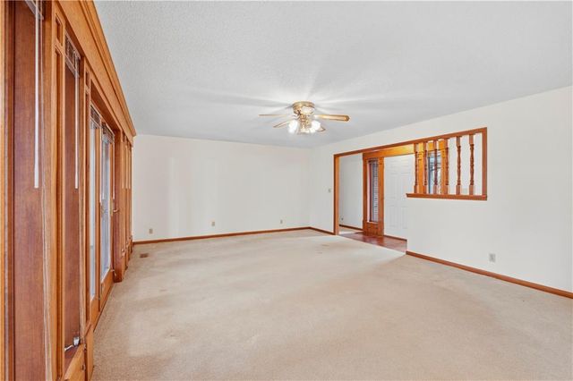 802 S Timberbrook Drive, Nevada, MO 64772