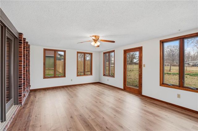 802 S Timberbrook Drive, Nevada, MO 64772