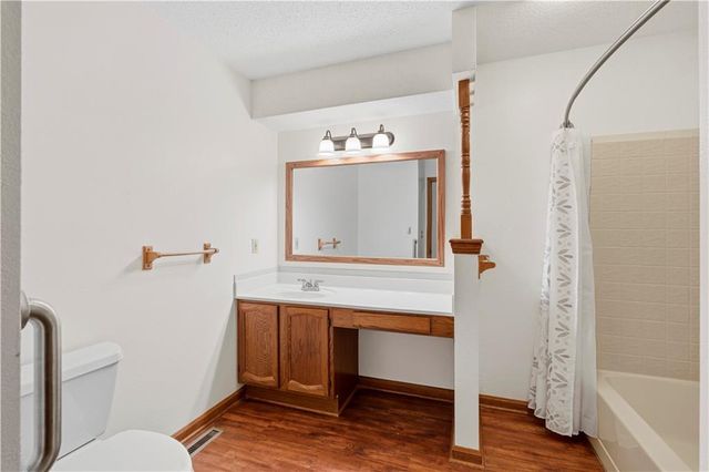 802 S Timberbrook Drive, Nevada, MO 64772