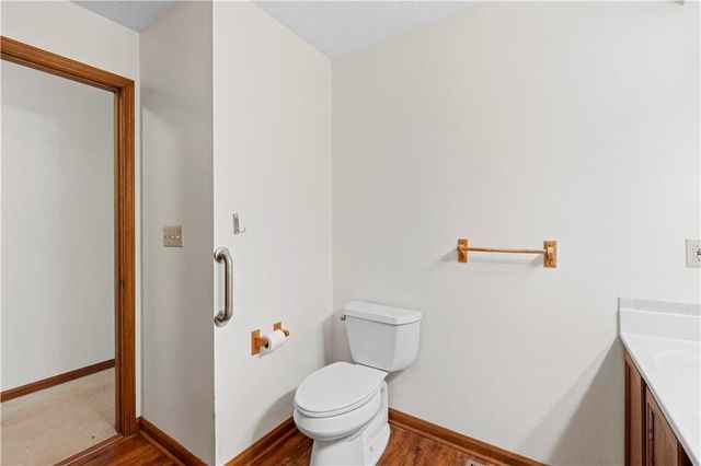 802 S Timberbrook Drive, Nevada, MO 64772