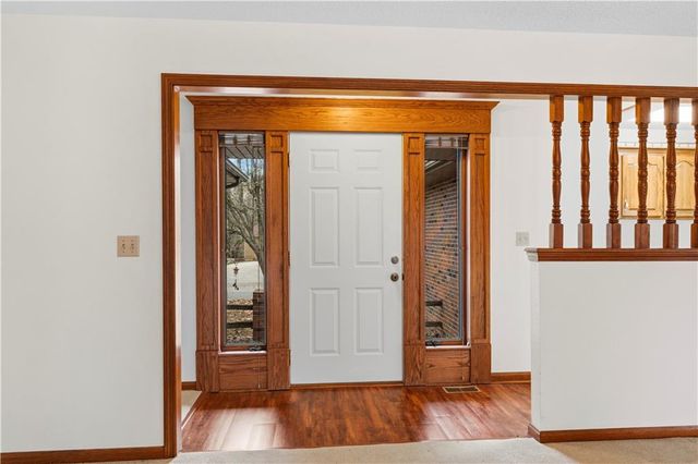 802 S Timberbrook Drive, Nevada, MO 64772