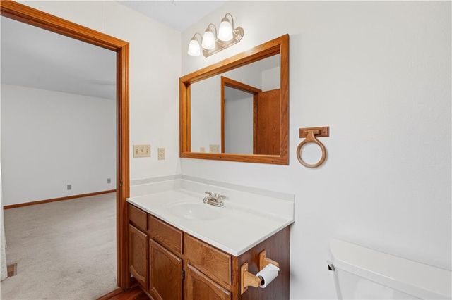 802 S Timberbrook Drive, Nevada, MO 64772