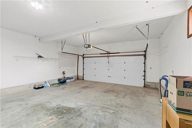 802 S Timberbrook Drive, Nevada, MO 64772