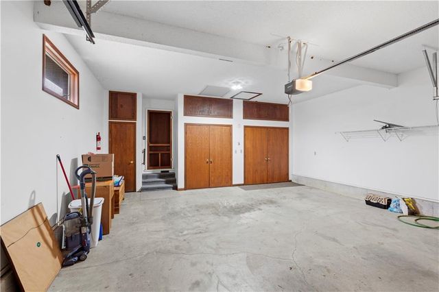 802 S Timberbrook Drive, Nevada, MO 64772