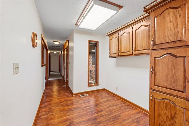 802 S Timberbrook Drive, Nevada, MO 64772