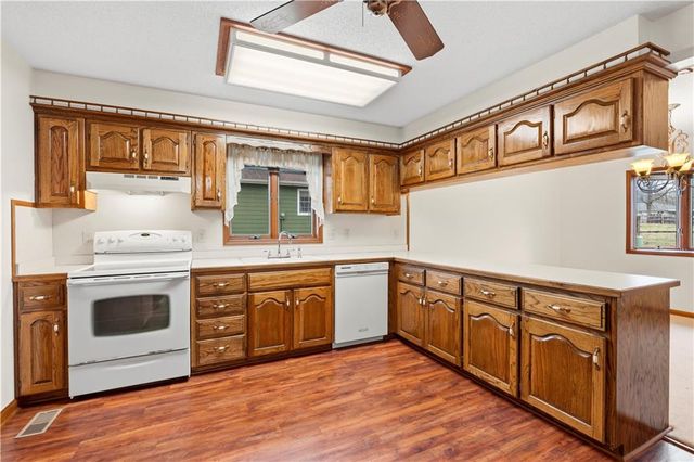 802 S Timberbrook Drive, Nevada, MO 64772