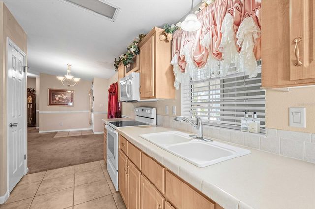 37536 GILL AVENUE, Zephyrhills, FL 33541