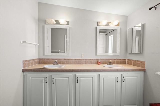 37536 GILL AVENUE, Zephyrhills, FL 33541