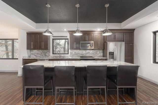 6803 Napoleon Road, Jackson, MI 49201