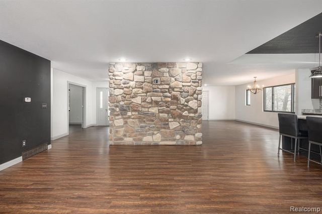 6803 Napoleon Road, Jackson, MI 49201