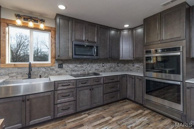 27327 HARRILL Lane, Lebanon, MO 65536