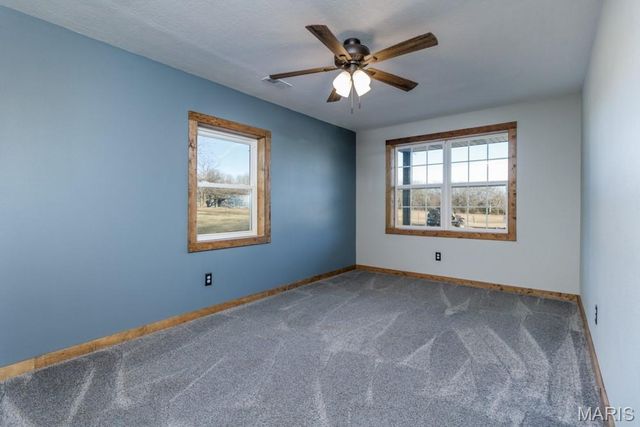 27327 HARRILL Lane, Lebanon, MO 65536