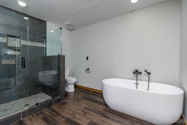 27327 HARRILL Lane, Lebanon, MO 65536