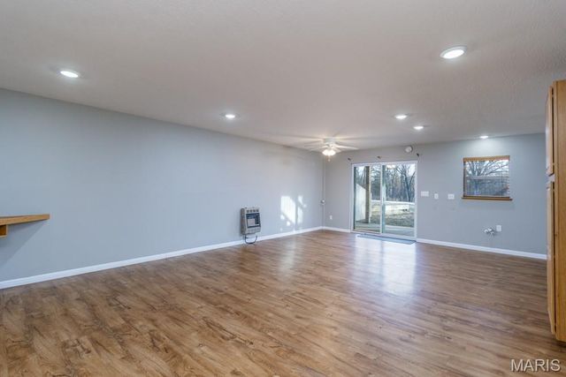 27327 HARRILL Lane, Lebanon, MO 65536