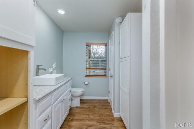 27327 HARRILL Lane, Lebanon, MO 65536