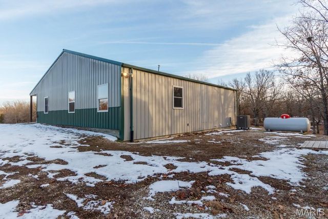 27327 HARRILL Lane, Lebanon, MO 65536