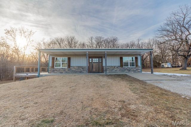 27327 HARRILL Lane, Lebanon, MO 65536