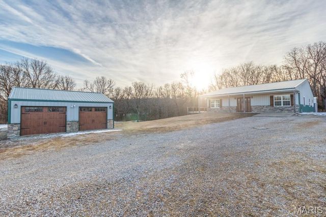 27327 HARRILL Lane, Lebanon, MO 65536