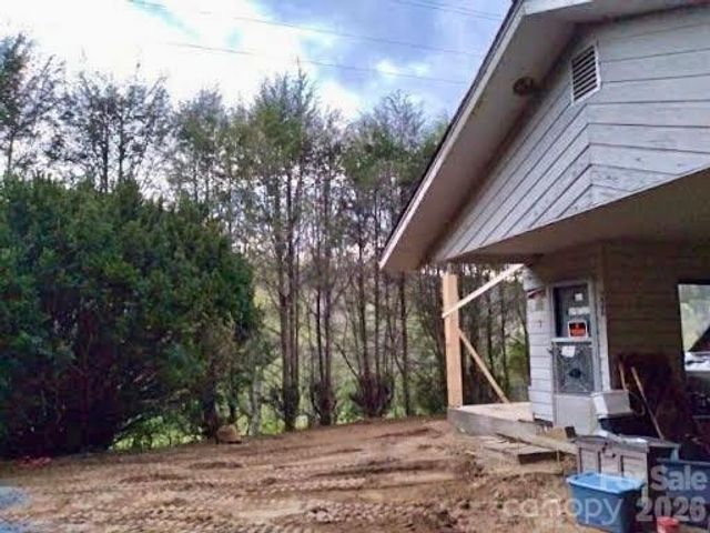 617 Barkers Creek Road, Whittier, NC 28789