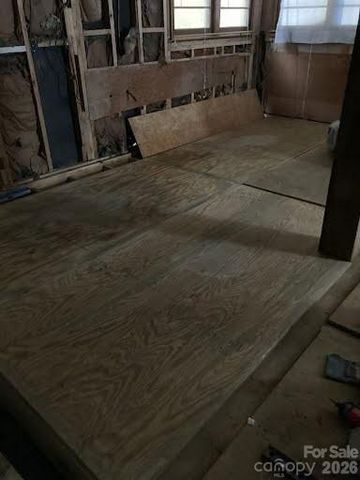 617 Barkers Creek Road, Whittier, NC 28789