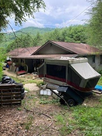 617 Barkers Creek Road, Whittier, NC 28789