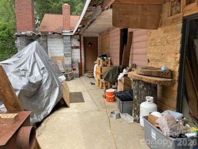 617 Barkers Creek Road, Whittier, NC 28789