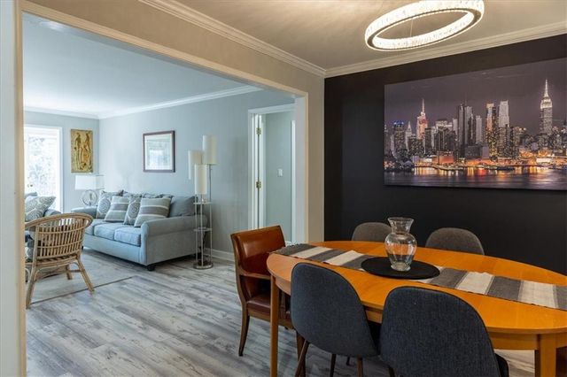 3203 Lenox NE Road 24, Atlanta, GA 30324