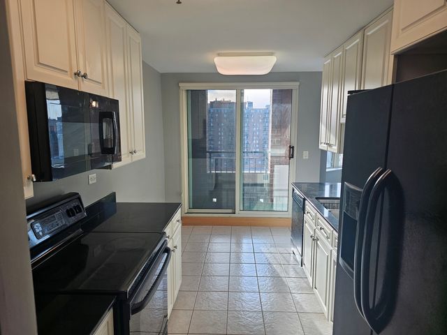 77 S EVERGREEN Avenue 1104, Arlington Heights, IL 60005