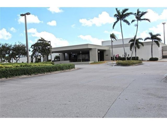 2202 Lucaya Bend L2, Coconut Creek, FL 33066
