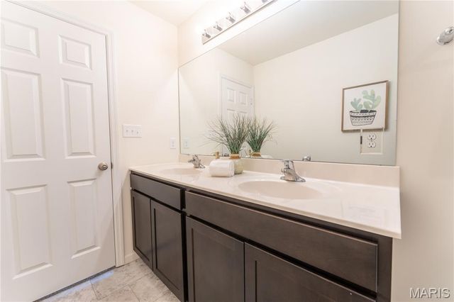 910 Boulder Crest Court, Eureka, MO 63025