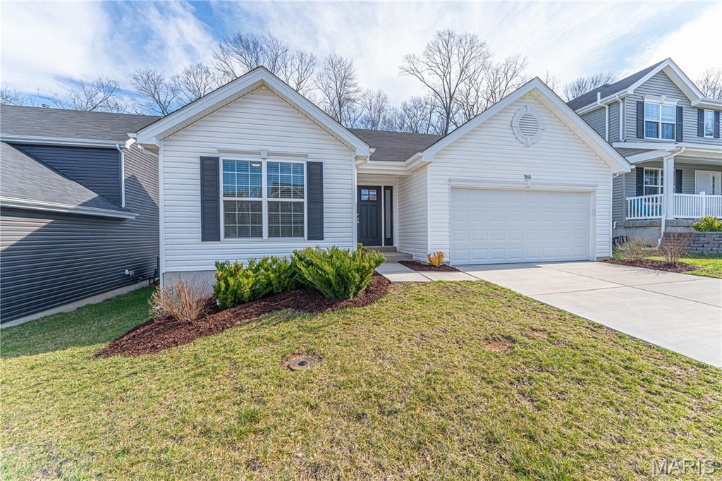 910 Boulder Crest Court, Eureka, MO 63025