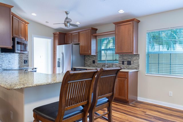 5009 Corsica Square, Vero Beach, FL 32967