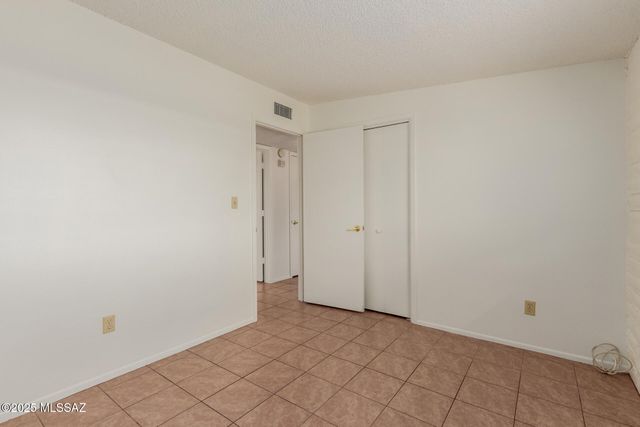 3013 E Blacklidge Drive, Tucson, AZ 85716