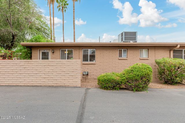 3013 E Blacklidge Drive, Tucson, AZ 85716