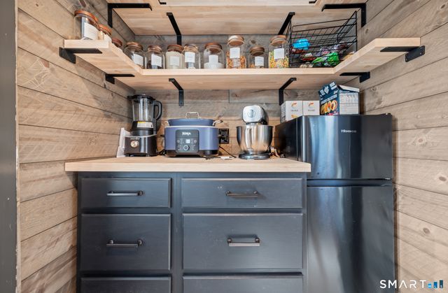 37 Kenmore Avenue, Waterbury, CT 06708