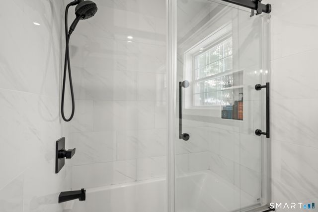 37 Kenmore Avenue, Waterbury, CT 06708