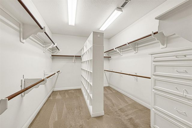 35 Parkway Place, Houston, TX 77040