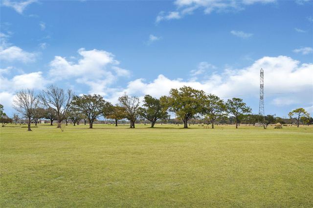 35 Parkway Place, Houston, TX 77040