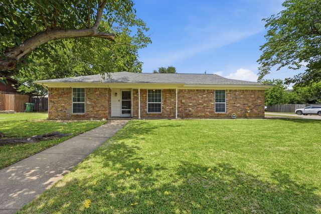837 Springdale Road, Bedford, TX 76021