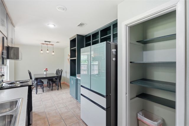 837 Springdale Road, Bedford, TX 76021