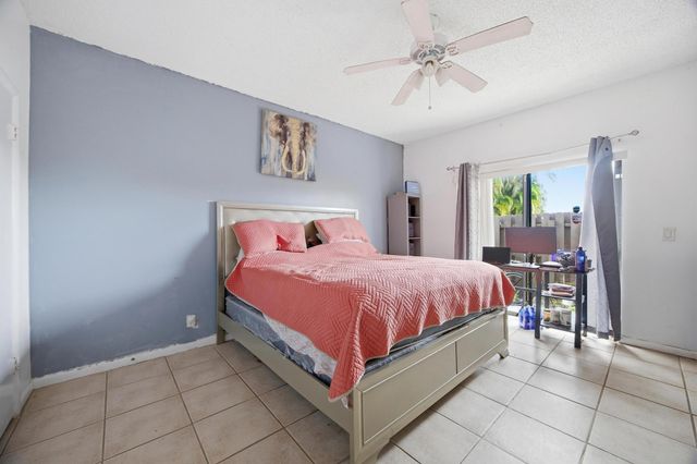 4102 Waterview Circle, Palm Springs, FL 33461