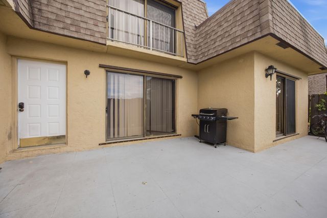 4102 Waterview Circle, Palm Springs, FL 33461