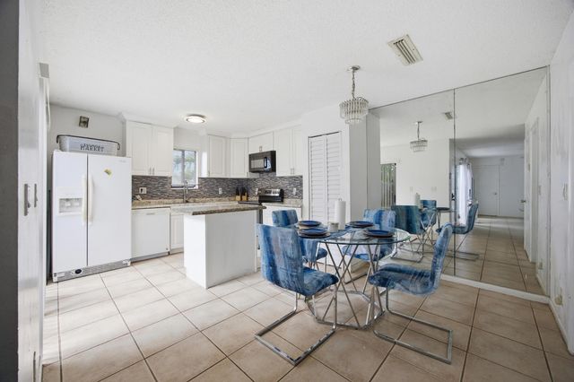 4102 Waterview Circle, Palm Springs, FL 33461