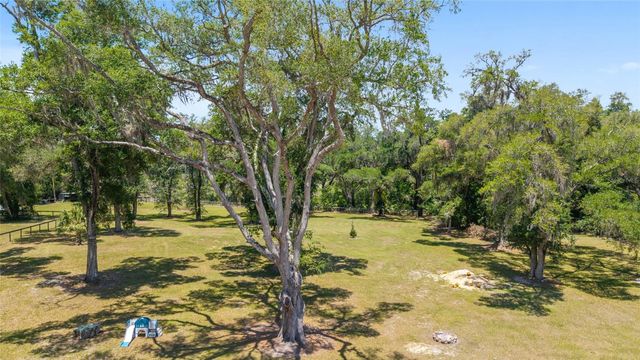 21561 SE 30 STREET, Williston, FL 32696