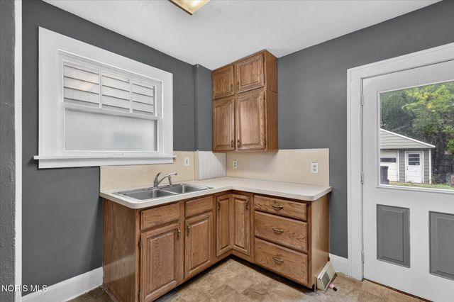 1728 Loxley Road, Toledo, OH 43613