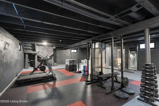 4202 S Brook St, Louisville, KY 40214