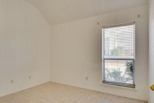 8841 San Joaquin Trail, Fort Worth, TX 76118