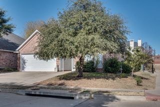 8841 San Joaquin Trail, Fort Worth, TX 76118